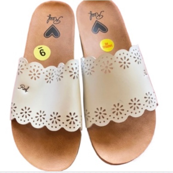 Reef Shoes - NWT Reef Cushion Comfort Sandals Size 9